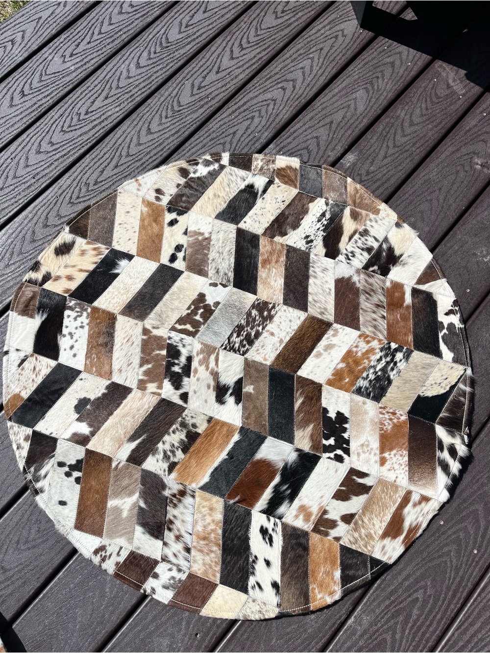 New Cowhide Patchwork Round Rug - 3’ - Picture 4 of 8